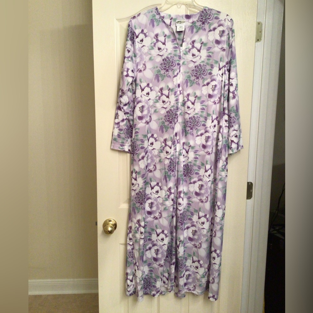 Woman’s House Coat/Robe
